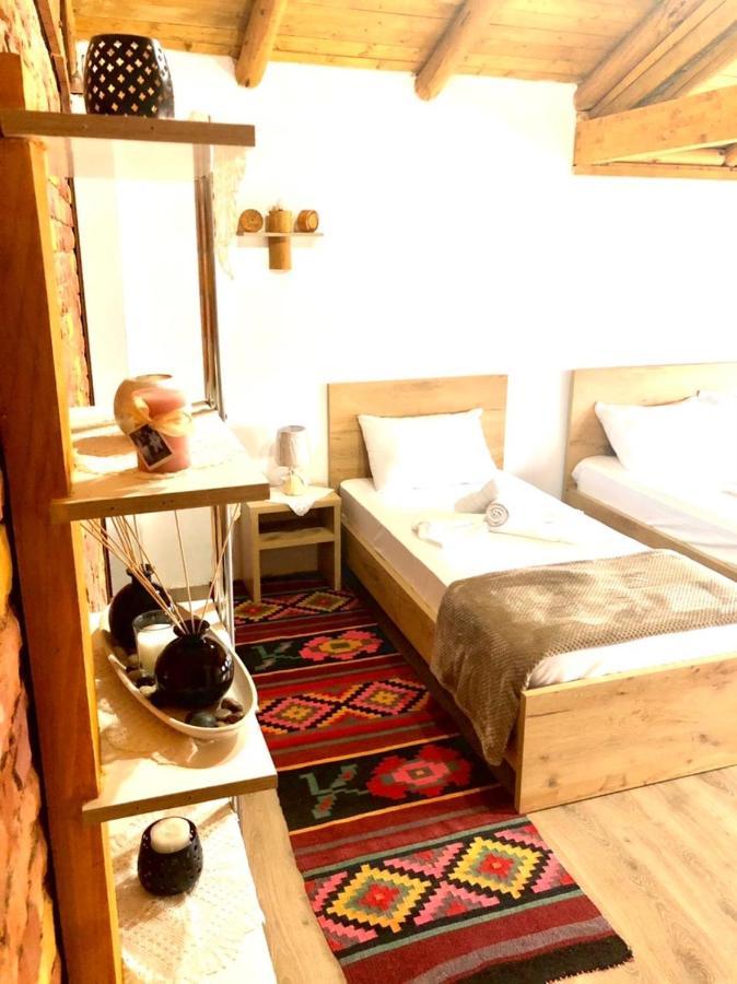 Villa Muzhaqi Nivice Екстериор снимка