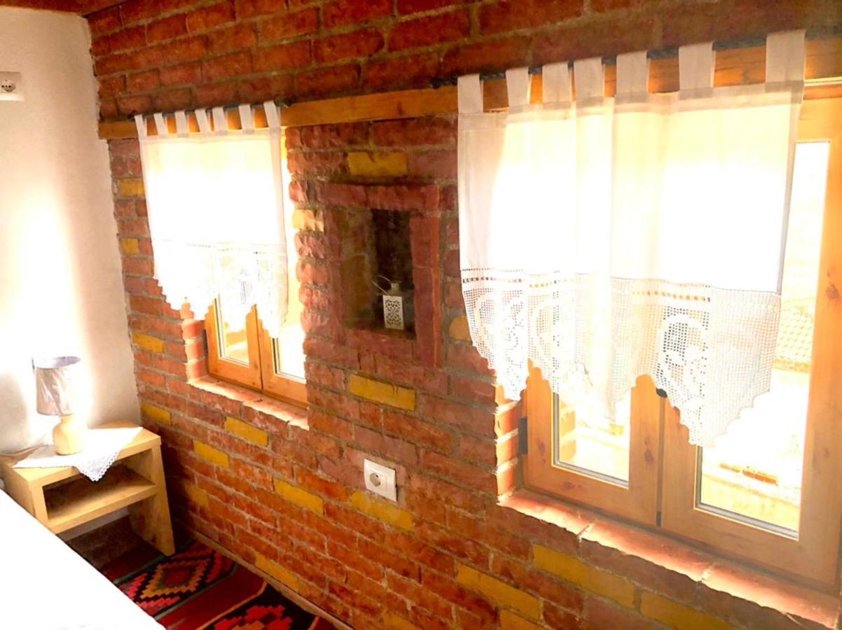 Villa Muzhaqi Nivice Екстериор снимка