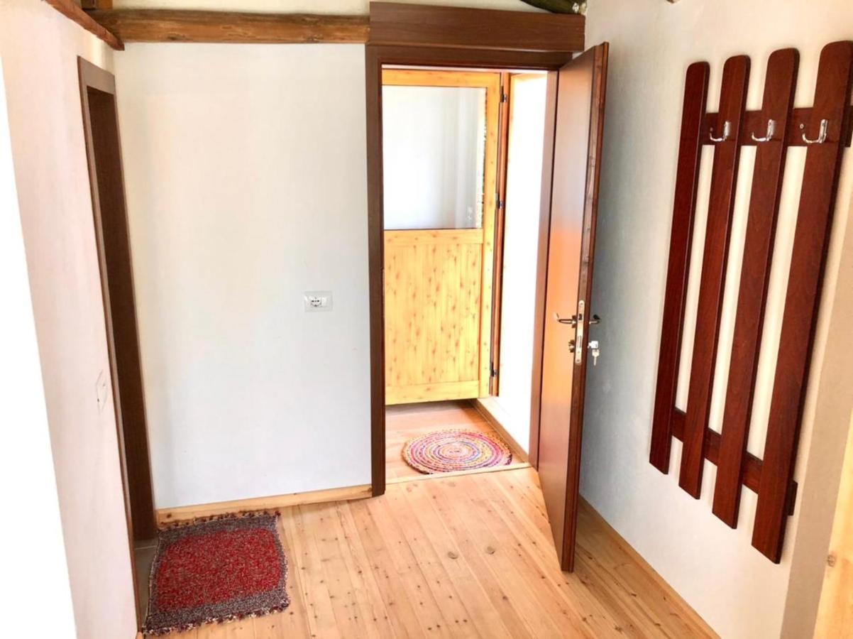 Villa Muzhaqi Nivice Екстериор снимка