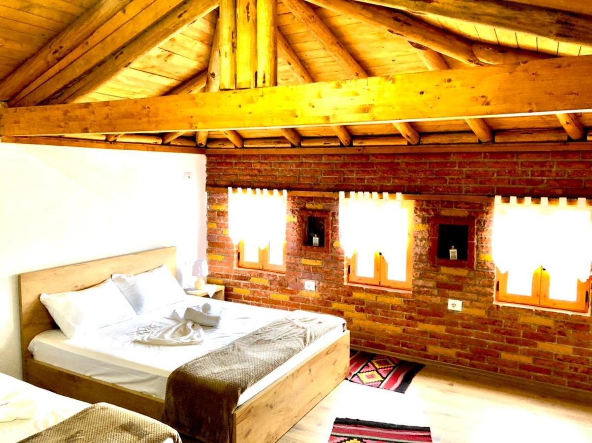 Villa Muzhaqi Nivice Екстериор снимка