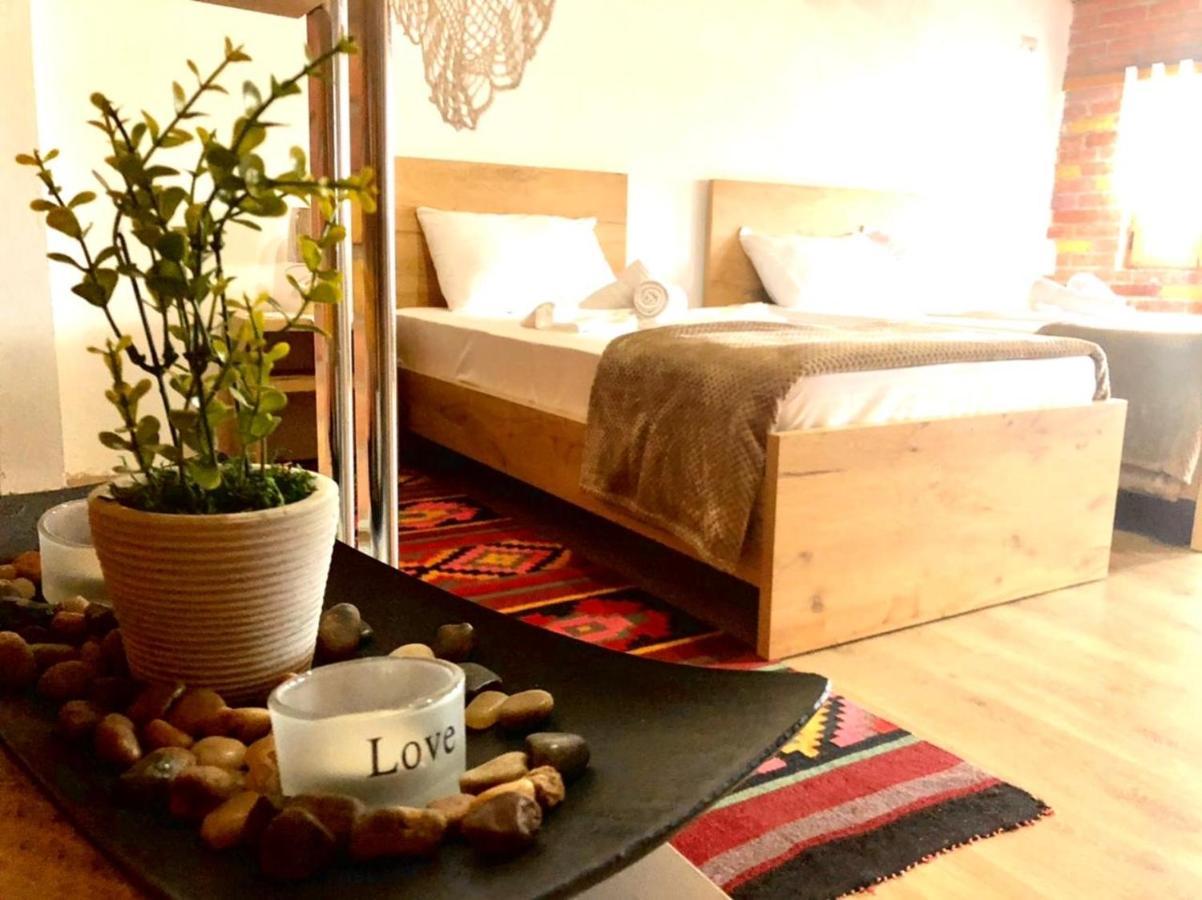 Villa Muzhaqi Nivice Екстериор снимка