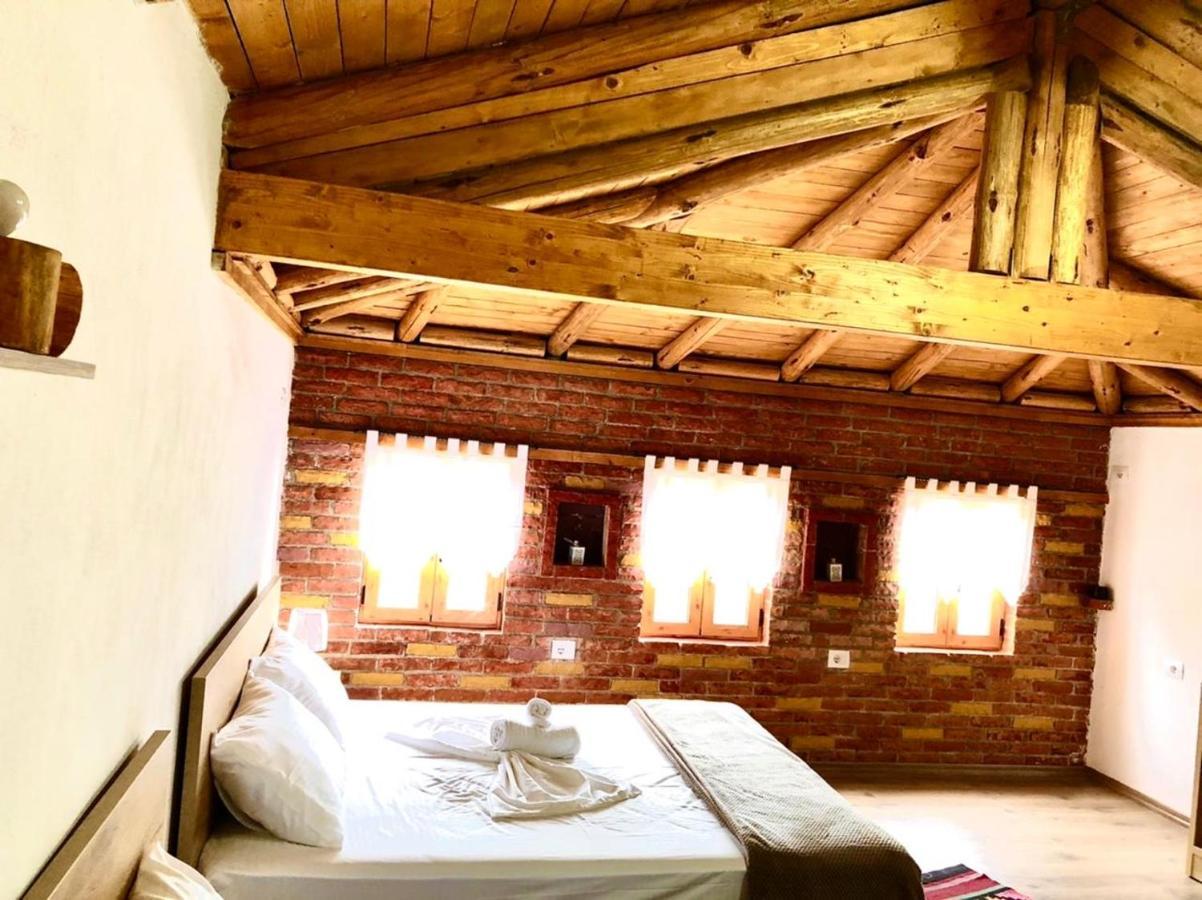 Villa Muzhaqi Nivice Екстериор снимка