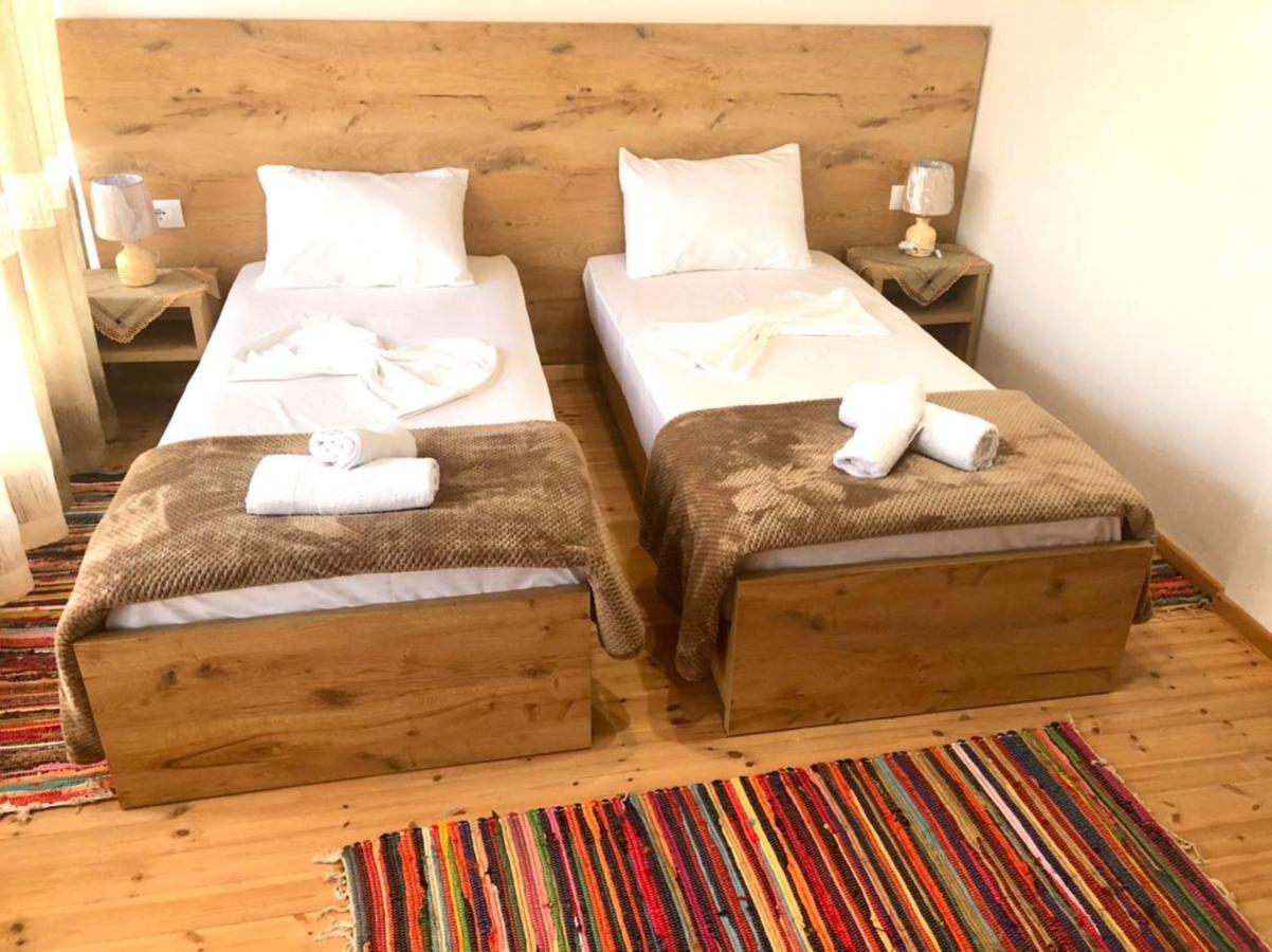 Villa Muzhaqi Nivice Екстериор снимка
