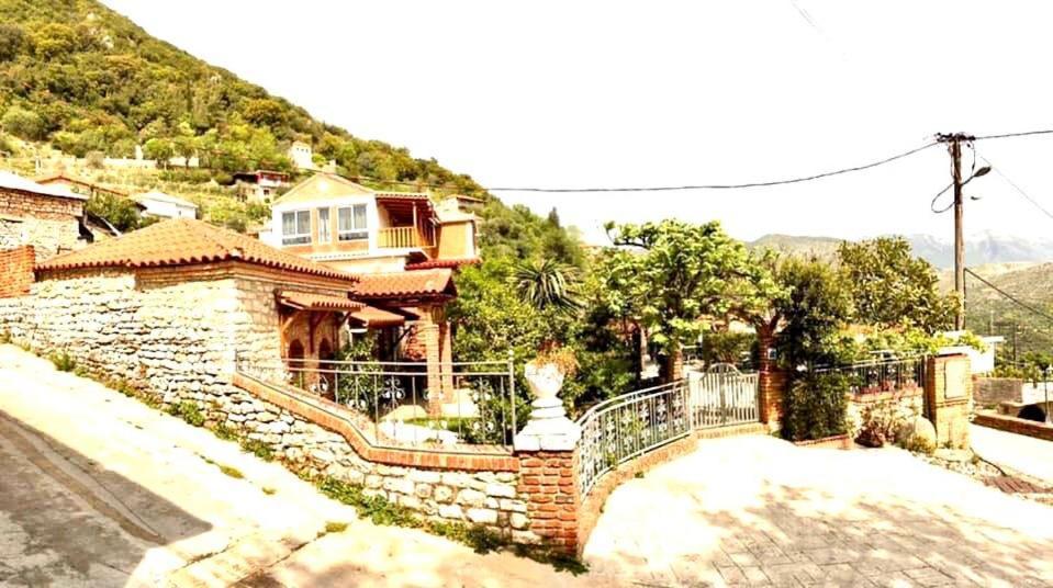 Villa Muzhaqi Nivice Екстериор снимка