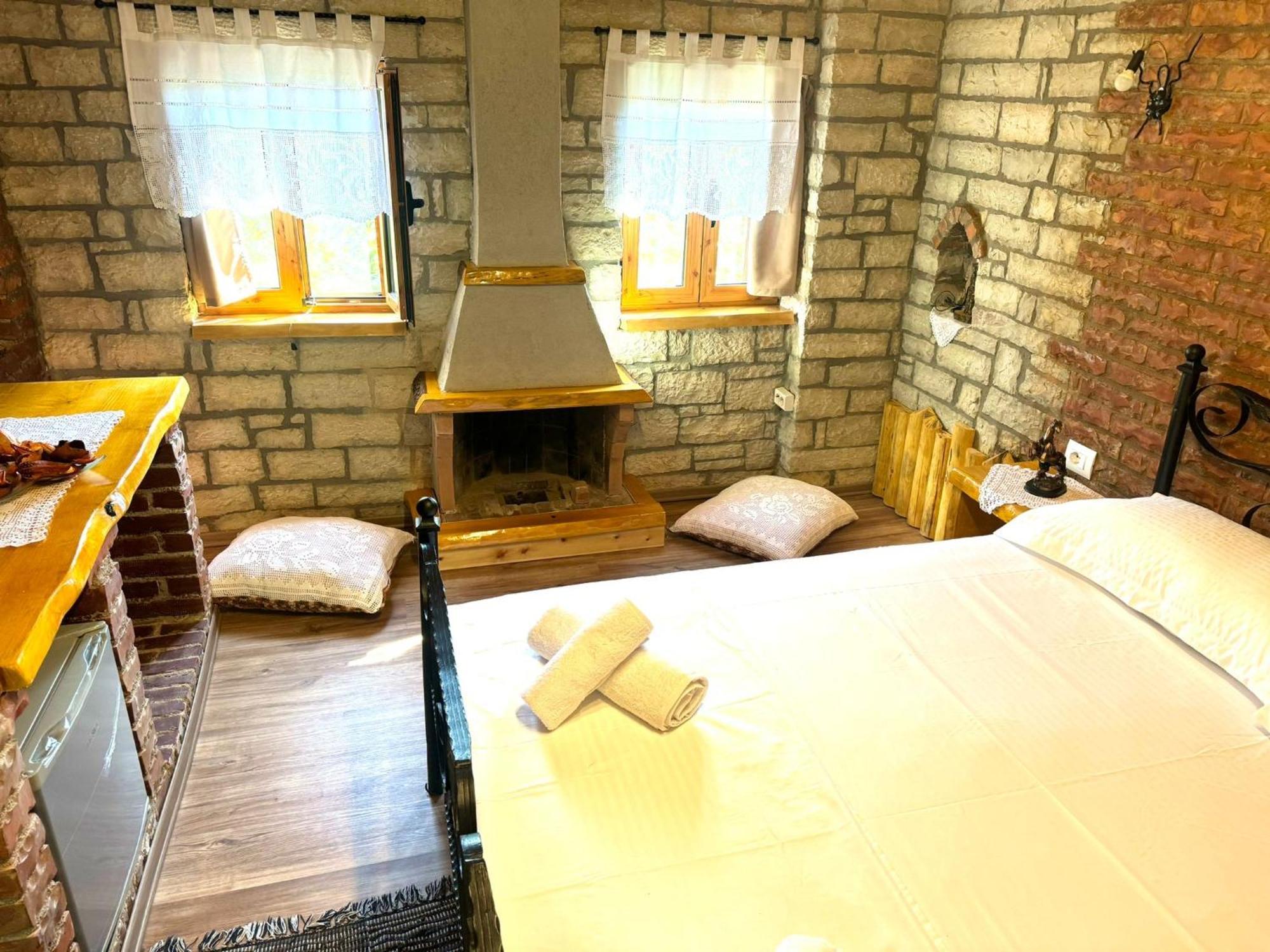 Villa Muzhaqi Nivice Екстериор снимка
