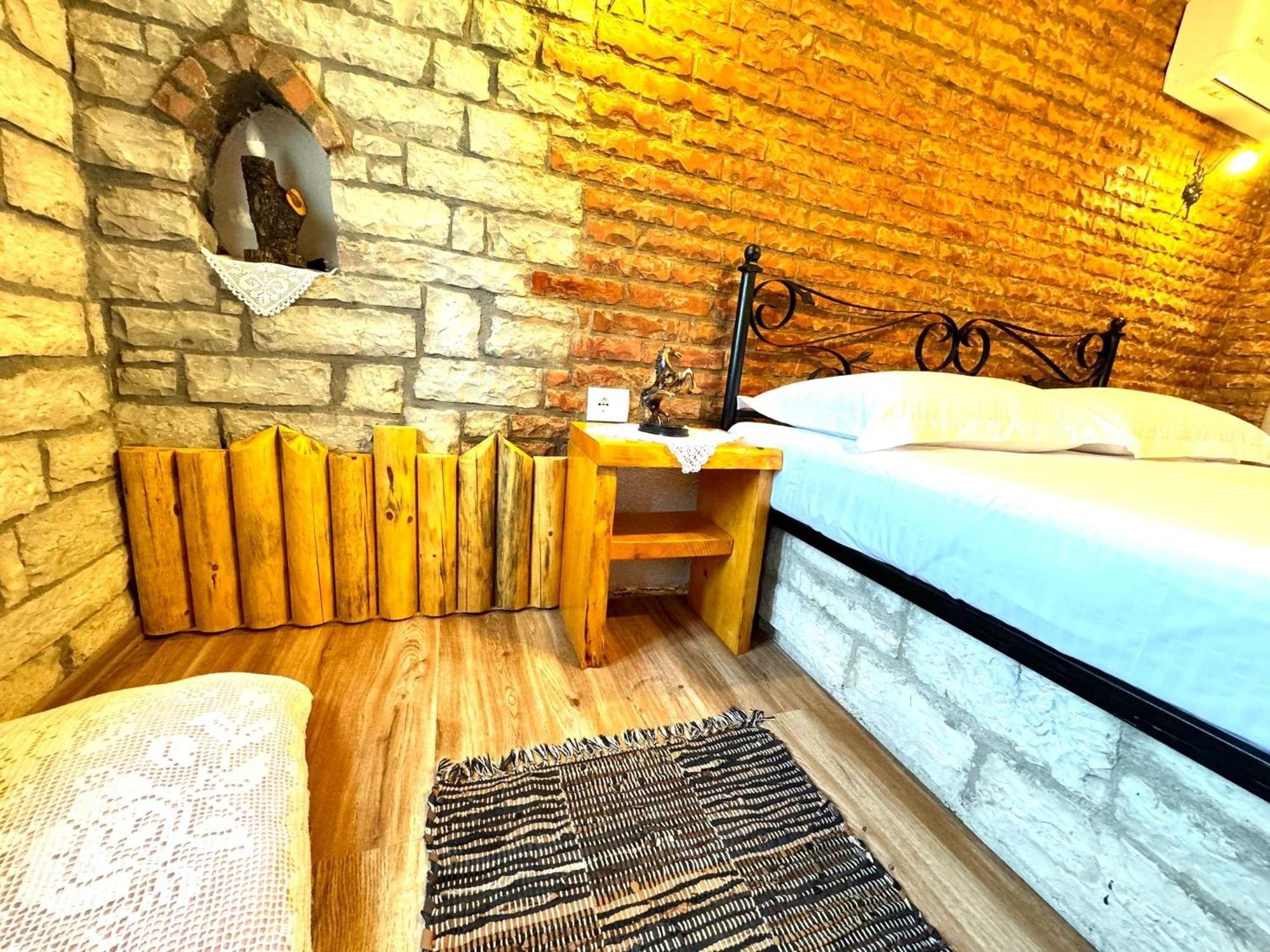 Villa Muzhaqi Nivice Екстериор снимка