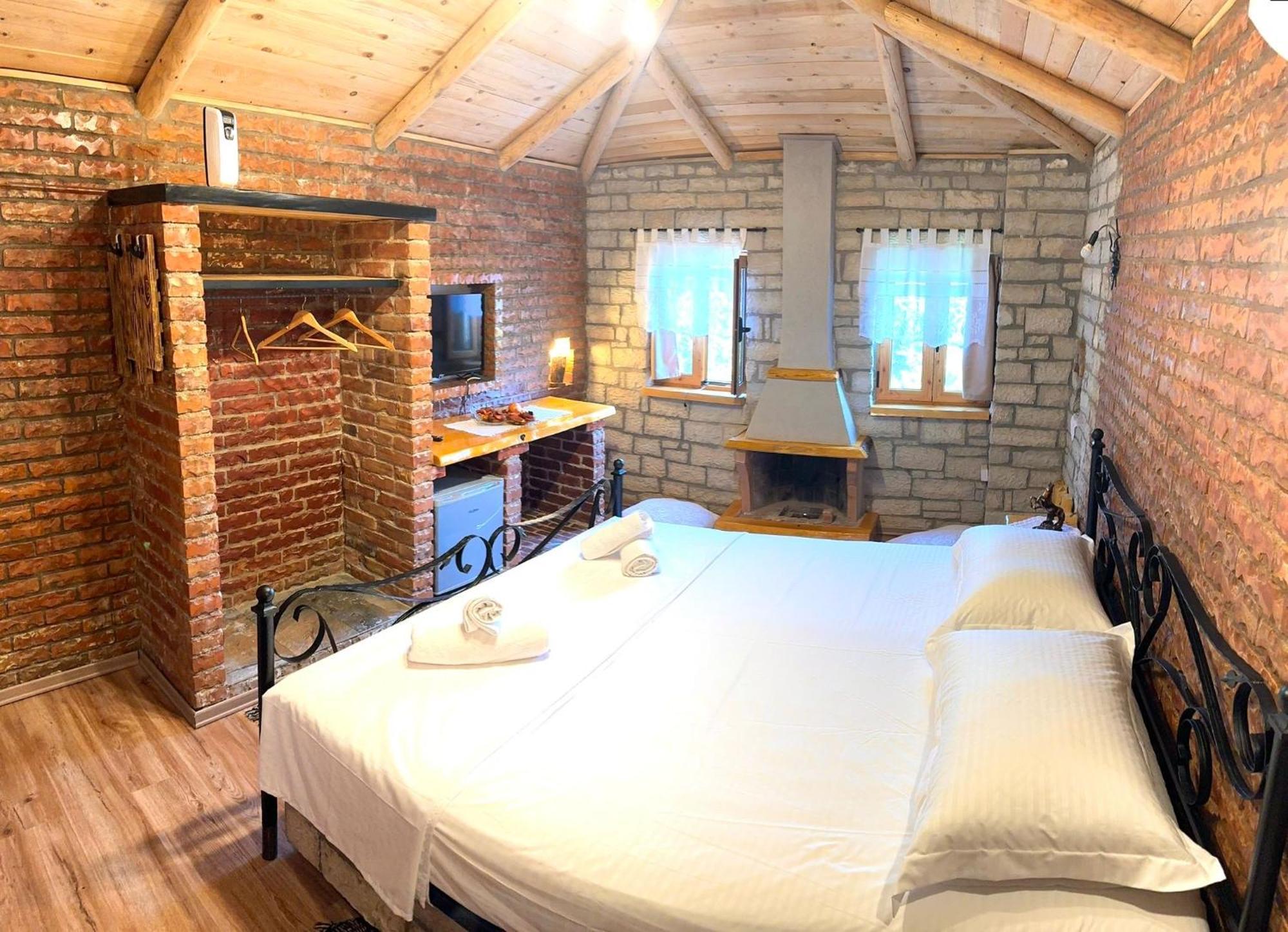 Villa Muzhaqi Nivice Екстериор снимка