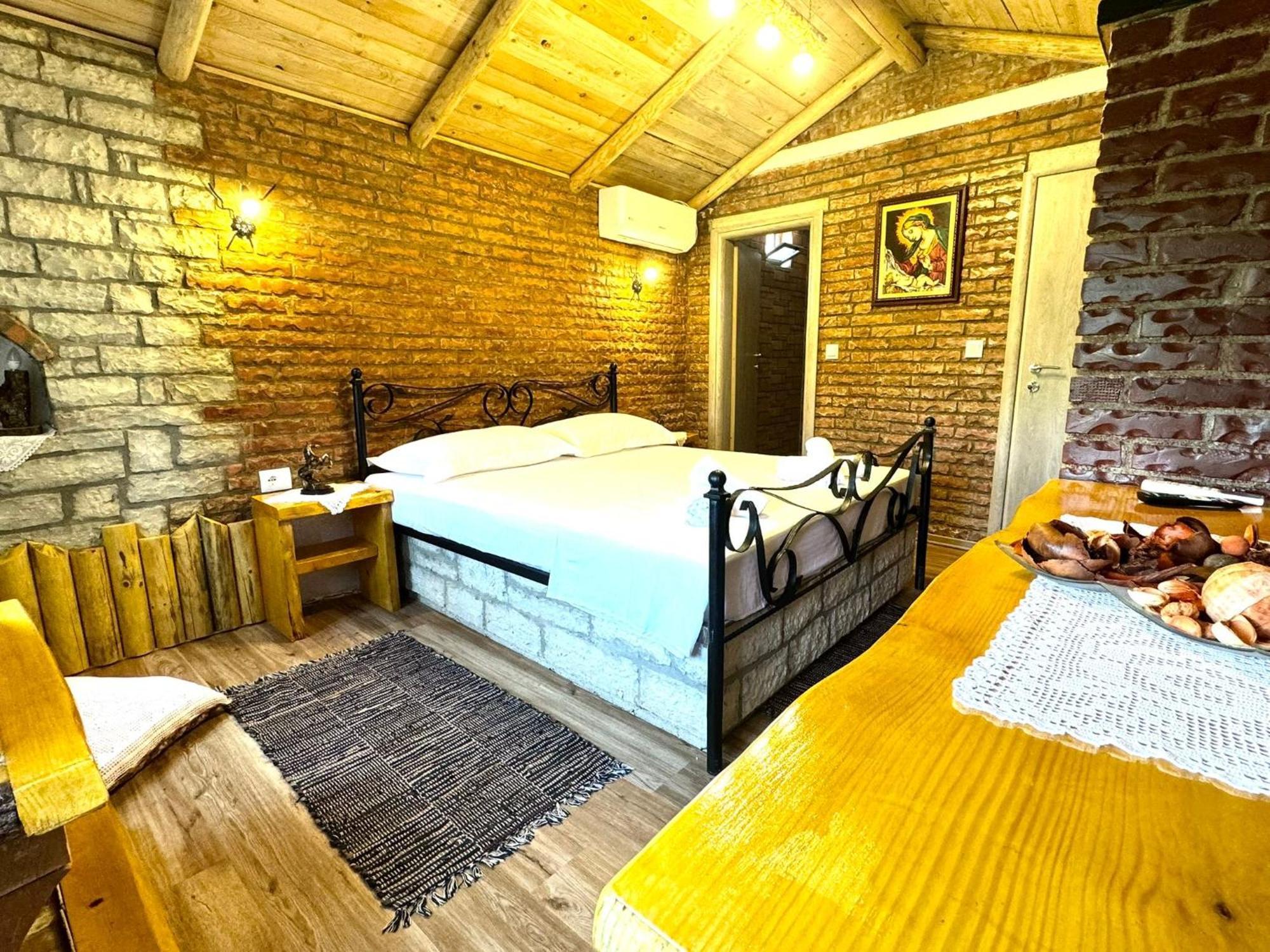 Villa Muzhaqi Nivice Екстериор снимка