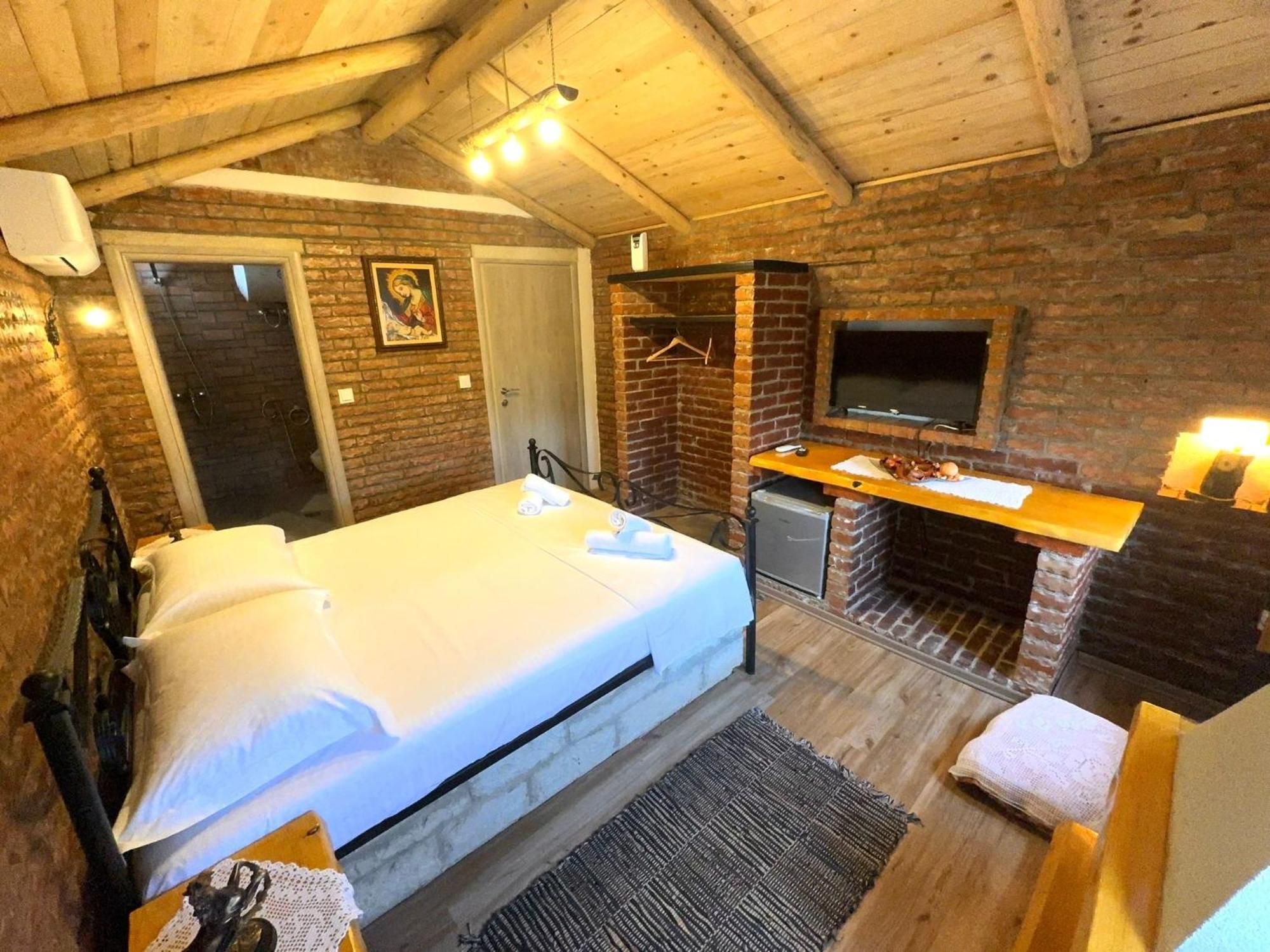 Villa Muzhaqi Nivice Екстериор снимка
